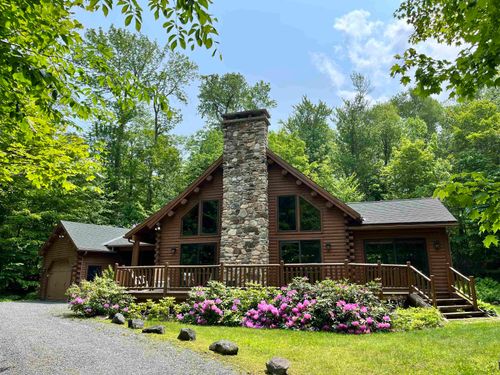 27 Stearns Ave, Wilmington, VT, 05363-9795 | Card Image