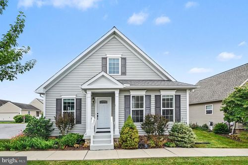 121 N Yeingst Dr, Elverson, PA, 19520-9312 | Card Image