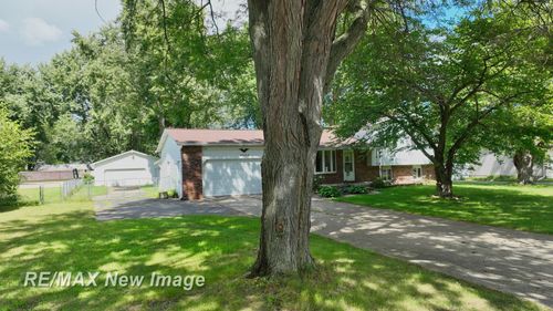4460 Joan Dr, Clio, MI, 48420-9406 | Card Image