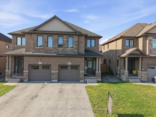 9561 Tallgrass Ave, Niagara Falls, ON, L2G0Y3 | Card Image