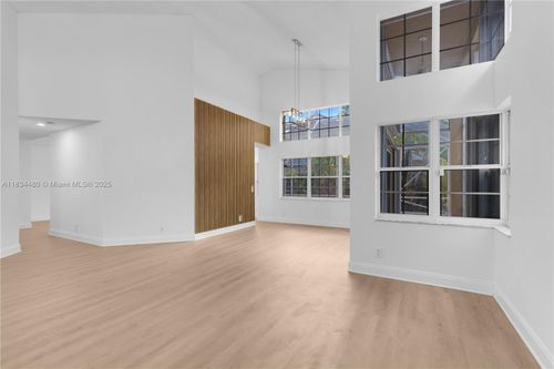 1525 Seabay Rd, Weston, FL, 33326-3329 | Card Image