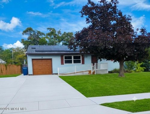 9 Green Ridge Dr, Toms River, NJ, 08757-5116 | Card Image
