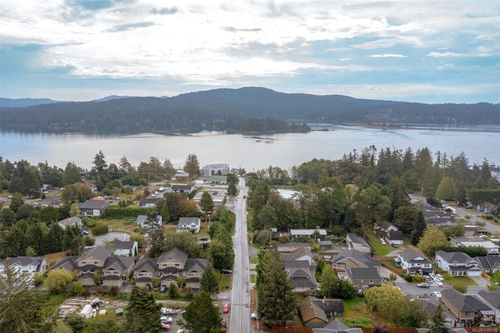 1914 Maple Ave S, Sooke, BC, V9Z0N9 | Card Image