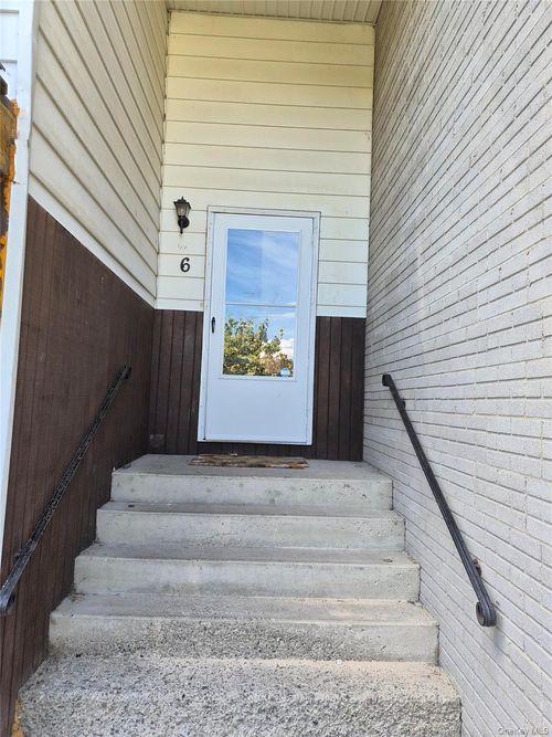 6-6 Boxwood Court, Hyde Park, NY, 12601 | Card Image
