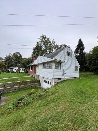 99 W Main Street, House other with 3 bedrooms, 2 bathrooms and null parking in Eaton NY | Image 3