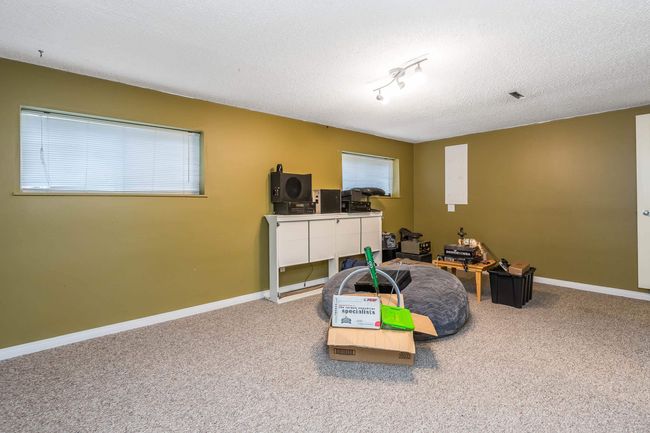 27337 29 A Avenue, House other with 7 bedrooms, 1 bathrooms and 6 parking in Langley BC | Image 38