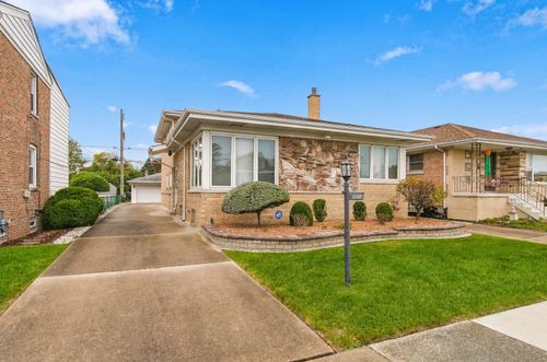 5708 S Newcastle Avenue, Chicago, IL, 60638 | Card Image