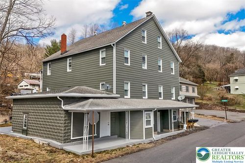 2269 Pennsylvania Ave, Bangor, PA, 18013-4162 | Card Image