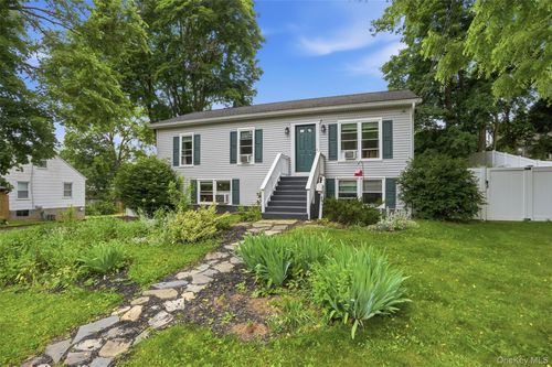 21 Overlook Ave, Beacon, NY, 12508-2605 | Card Image