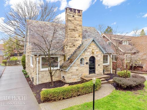 601 Fisher Rd, Grosse Pointe, MI, 48230-1279 | Card Image