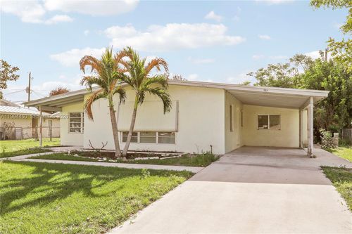 721 Se Solaz Ave, Port St. Lucie, FL, 34983-8415 | Card Image