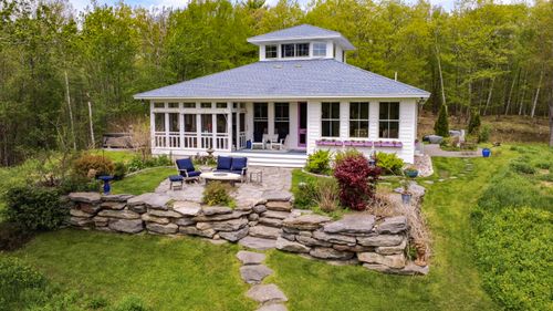 9 Fallen Oak Dr, Alfred, ME, 04002-3282 | Card Image