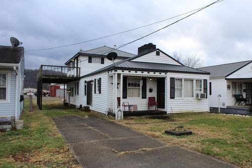 1739 Chatham St, Gallipolis, OH, 45631-1720 | Card Image