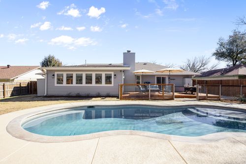 6400 Blarwood Dr, Austin, TX, 78745-4326 | Card Image