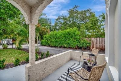 214 Ne 9th Street, House other with 2 bedrooms, 2 bathrooms and null parking in Delray Beach FL | Image 2