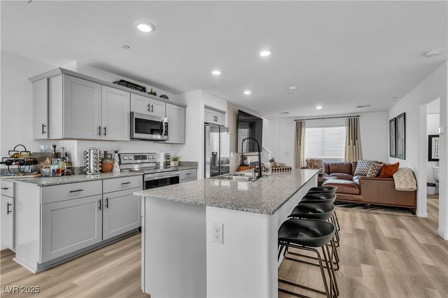 UNIT-3 - 2827 Blue Mosaic Ln, Townhouse with 3 bedrooms, 3 bathrooms and null parking in Las Vegas NV | Image 7