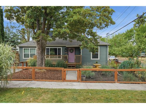 8851 N Wayland Ave, Portland, OR, 97203 | Card Image