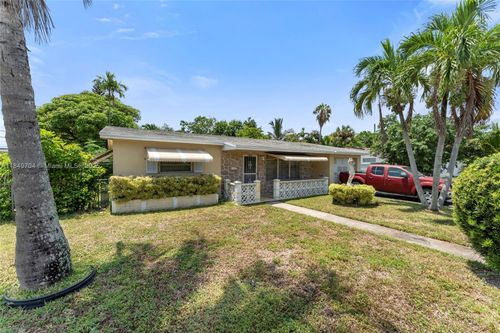17140 Nw Miami Ct, Miami, FL, 33169-5546 | Card Image