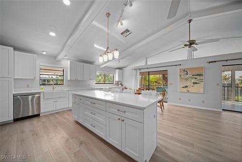 653 Oliva St, Sanibel, FL, 33957-6606 | Card Image
