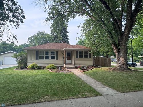 201 22nd Ave N, Fargo, ND, 58102-2022 | Card Image