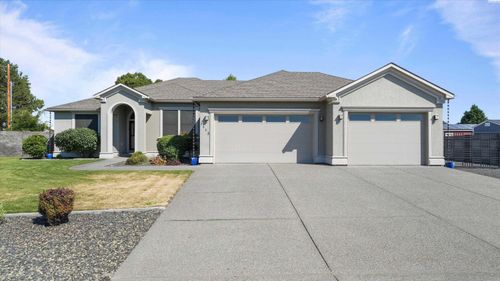 7115 Maxim Ct, Pasco, WA, 99301-6207 | Card Image
