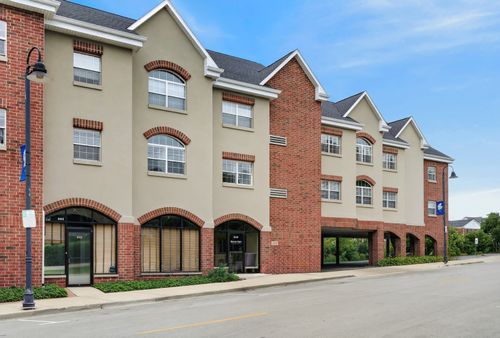 201-245 Burlington Ave, Clarendon Hills, IL, 60514-1195 | Card Image
