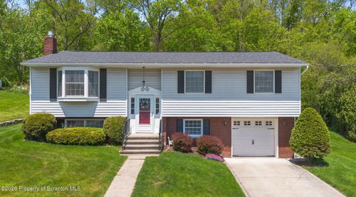 210 Prynn St, Peckville, PA, 18452-1122 | Card Image