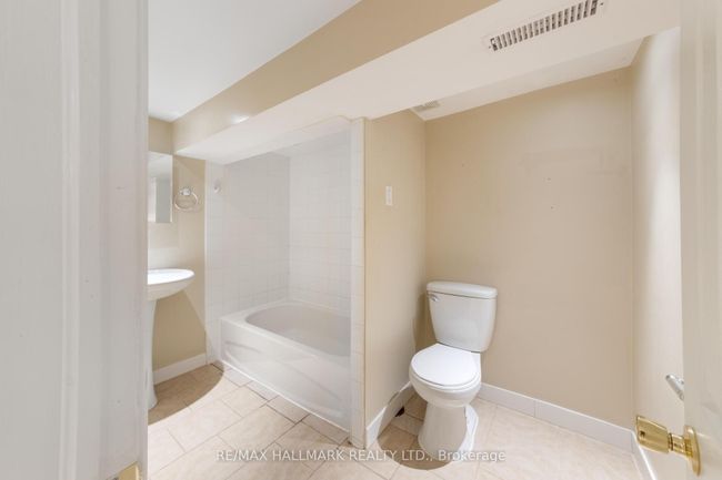 25 Norwood Terr, House other with 3 bedrooms, 3 bathrooms and null parking in Toronto ON | Image 22