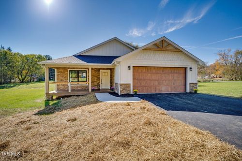 389 Hampton St, Mountain City, TN, 37683-1587 | Card Image