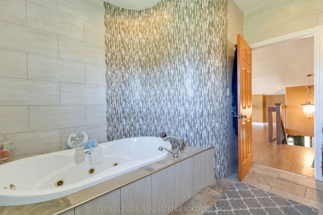 6571 Carroll Dr, House other with 4 bedrooms, 3 bathrooms and 8 parking in Middlesex Centre ON | Image 25