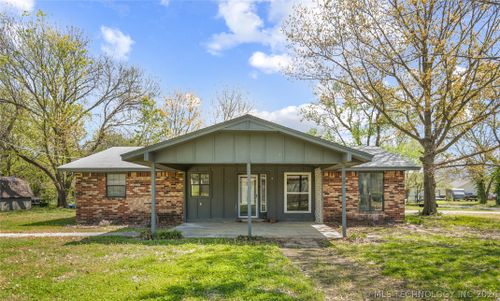 1024 W Ross Avenue, Nowata, OK, 74048 | Card Image