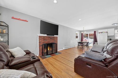 10 Orient Pl, Patterson, NY, 12563-1625 | Card Image