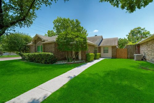 9568 Jennie Lee Ln, Dallas, TX, 75227-8029 | Card Image