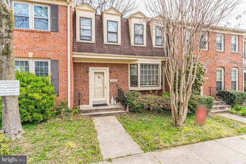 4926 Carriagepark Rd, FAIRFAX, VA, 22032-2371 | Card Image