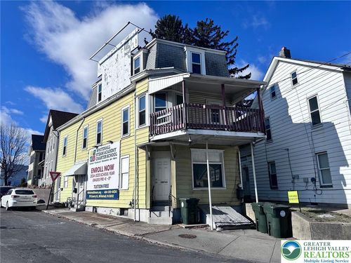 760 3rd St, Whitehall, PA, 18052-6622 | Card Image