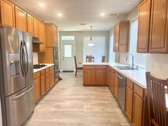 19126 S Rim Trl, House other with 4 bedrooms, 3 bathrooms and 2 parking in Spring TX | Image 7