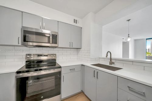 502-501 Sw 1st St, Miami, FL, 33130 | Card Image