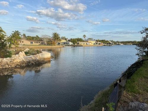 5250 Miller Bayou Dr, Port Richey, FL, 34668-6226 | Card Image