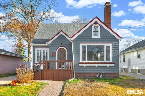 218 N 4th Ave, Morton, IL, 61550-2108 | Card Image