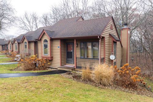 35 Oak Glen Dr, Galena, IL, 61036-8667 | Card Image