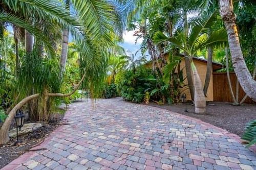 9 Bass Ave, Key Largo, FL, 33037-4707 | Card Image