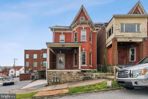 1305 14th Ave, ALTOONA, PA, 16601-3329 | Card Image