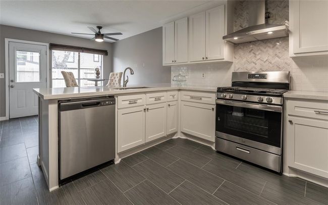 4001 Spring Branch Dr W, House other with 5 bedrooms, 4 bathrooms and 2 parking in Pearland TX | Image 13