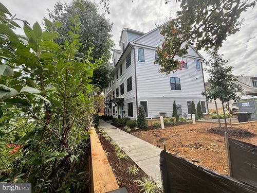909 N Irving St, ARLINGTON, VA, 22201-2201 | Card Image