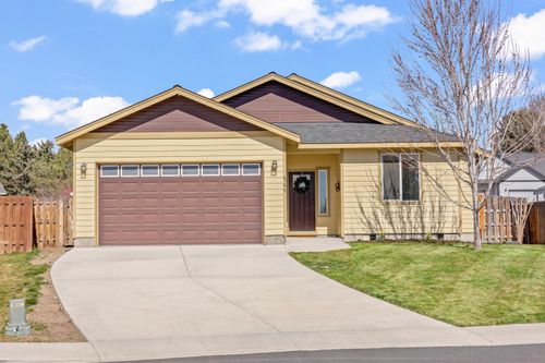 389 Ne Black Bear St, Prineville, OR, 97754-7582 | Card Image