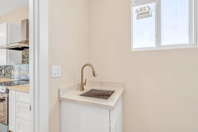 Laundry Room | Image 14