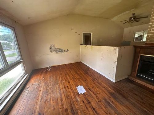 4 Morris Dr, Hyde Park, NY, 12538-2214 | Card Image