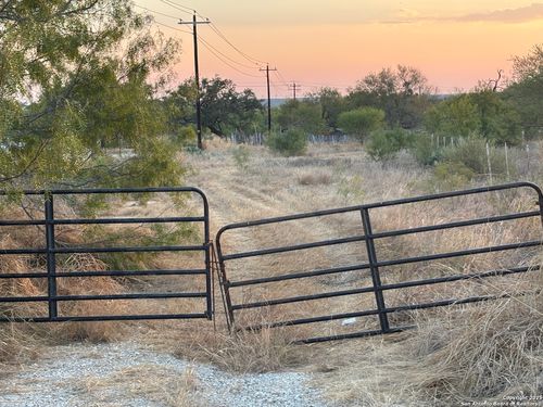 640 County Road 417, Mccoy, TX, 78113-3403 | Card Image