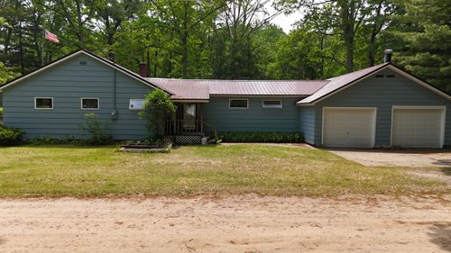 1686 Oak St, Wellston, MI, 49689-5105 | Card Image