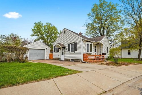 1525 Lee St, Eau Claire, WI, 54701-4273 | Card Image
